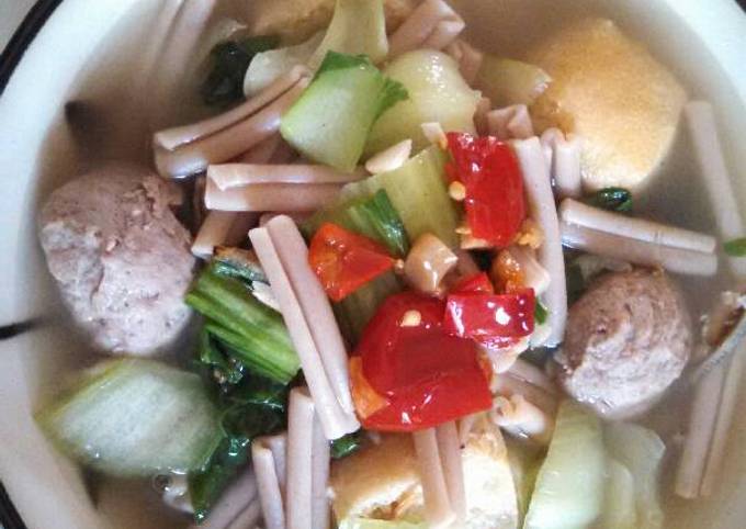 Recipe of Favorite Bokchoy meatballs pasta soup 青菜肉丸🍡面条🍜汤