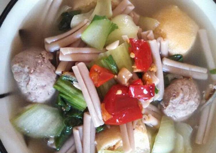 Recipe of Award-winning Bokchoy meatballs pasta soup 青菜肉丸🍡面条🍜汤