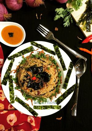 A picture of Seaweed Fried Rice.