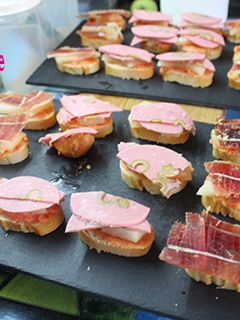 Una foto de Jamón y mortadela con melón