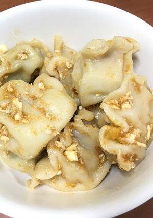 A picture of Golden Salted Egg Dumplings (Salted Egg Stir-Fried Dumplings).