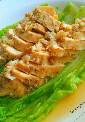 รูปของ อกไก่นึ่งกระเทียมพริกไทย