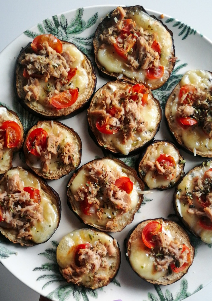 Una foto de Minipizzas de berenjena