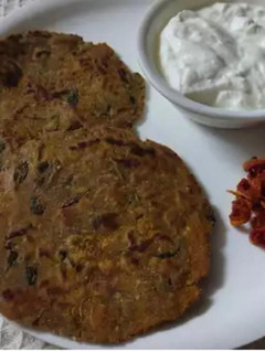 મેથી ના ઢેબરા (Methi Dhebra Recipe In Gujarati) રેસીપી મુખ્ય ફોટો