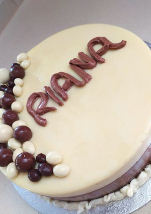 Foto principal de Tarta tres chocolates con gelatina