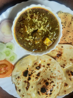 पालक पनीर (palak paneer recipe in marathi) रेसिपी चे मुख्य फोटो