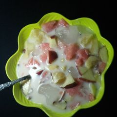 A picture of Milk fruit salad.