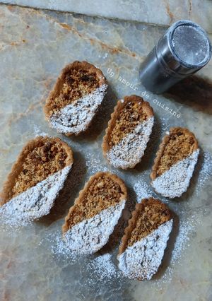 Une photo de Tartelettes à la confiture façon crumble ☕