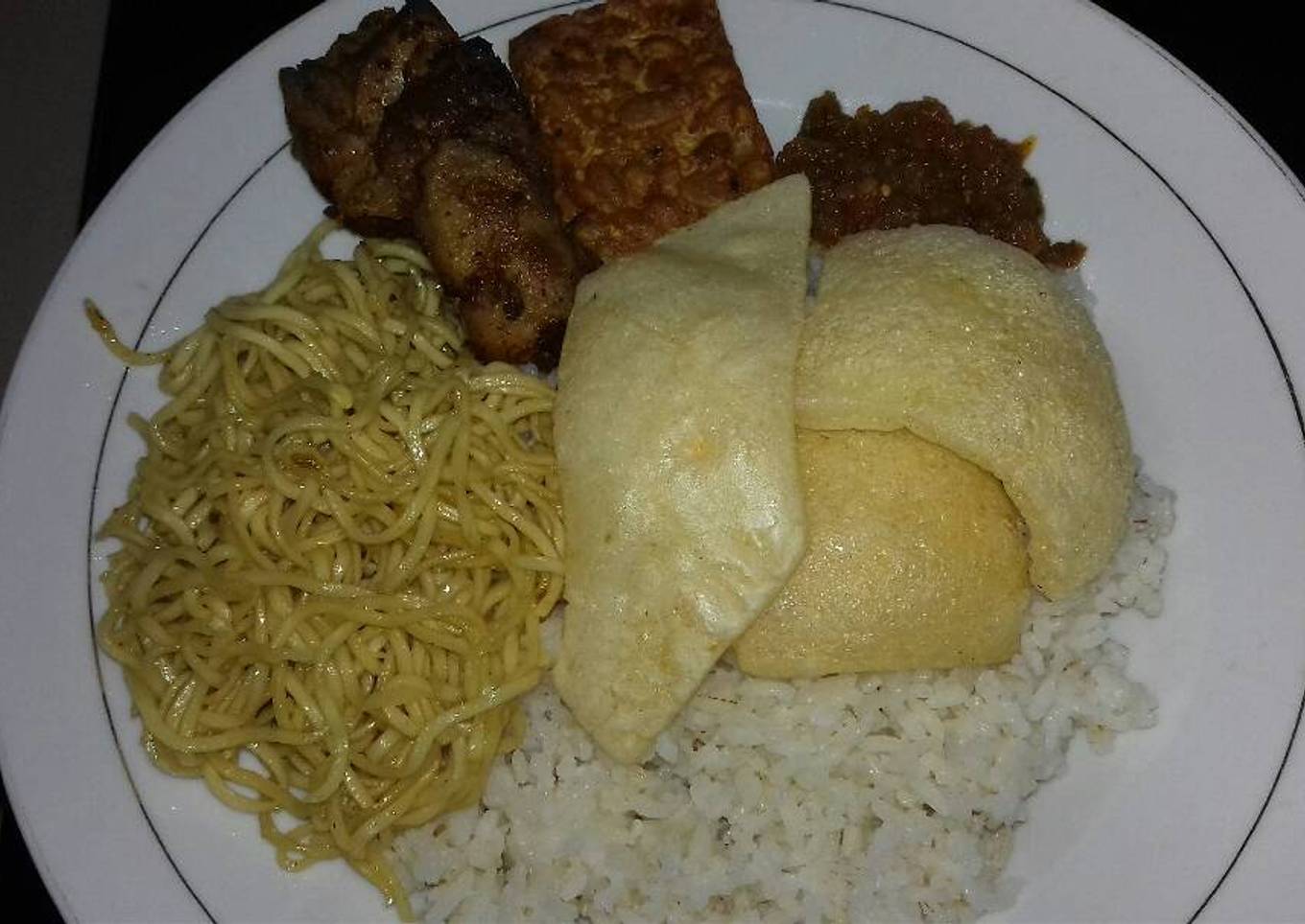 Nasi uduk komplit