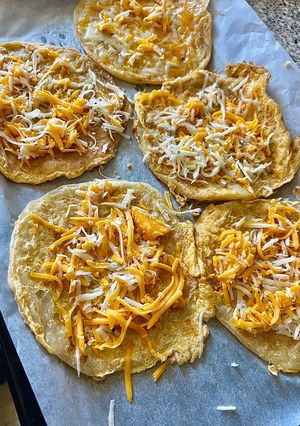 Hình của món Bánh Paratha Trứng Và Phô Mai.