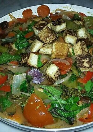 A picture of Thai style ~ red curry veggie sauté.