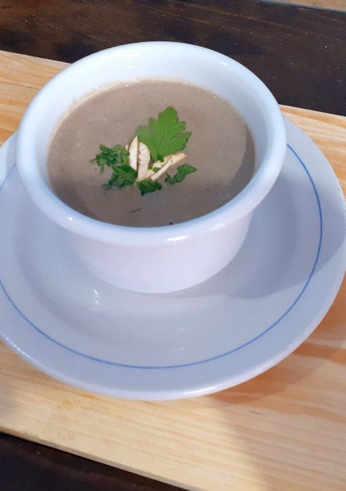 Una foto de Crema de champiñones a la morena