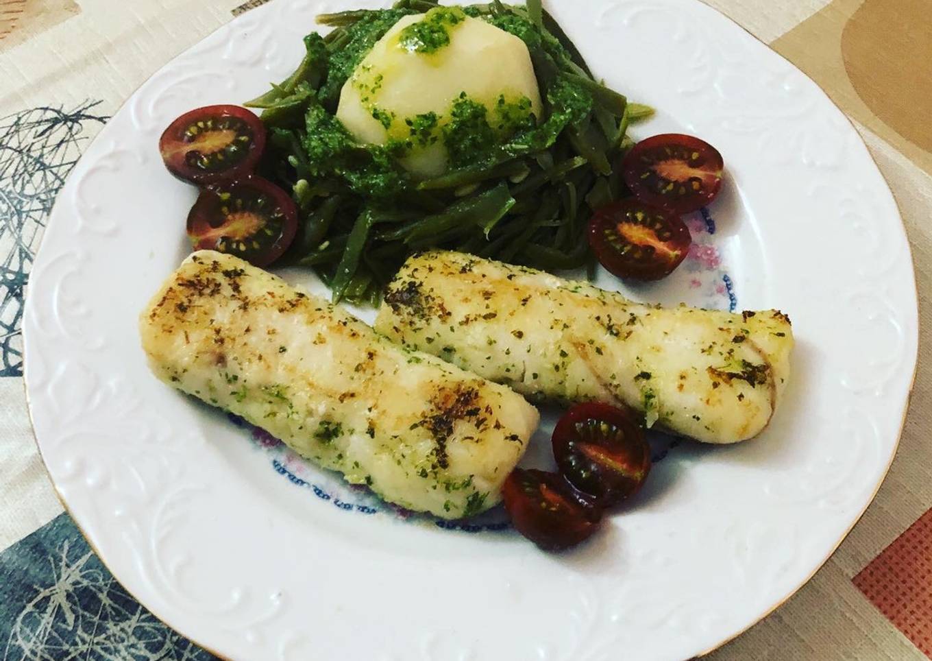 Judías verdes con patata y lomo de merluza a la plancha