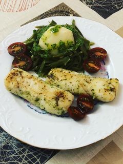 Una foto de Judías verdes con patata y lomo de merluza a la plancha