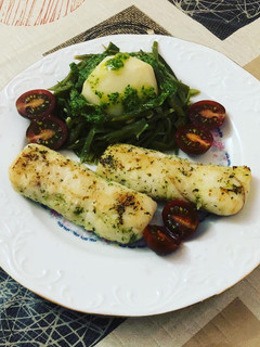 Una foto de Judías verdes con patata y lomo de merluza a la plancha