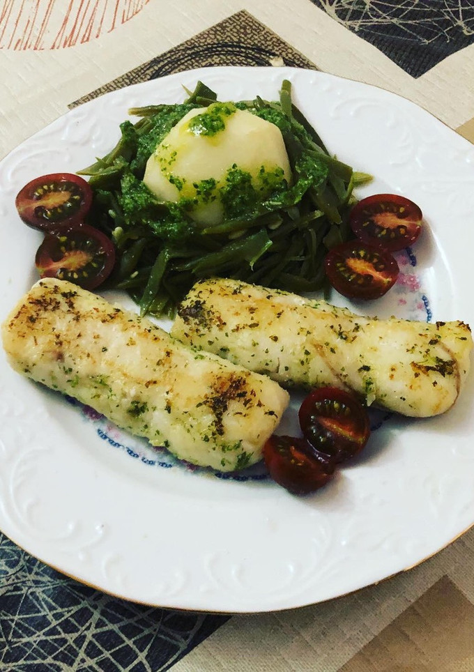 Una foto de Judías verdes con patata y lomo de merluza a la plancha