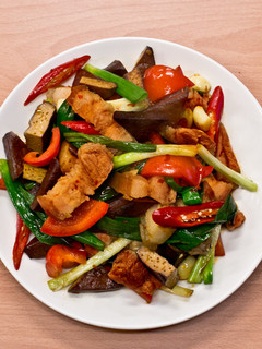 菲姐私房菜-辣炒回鍋肉 的食譜成品照片