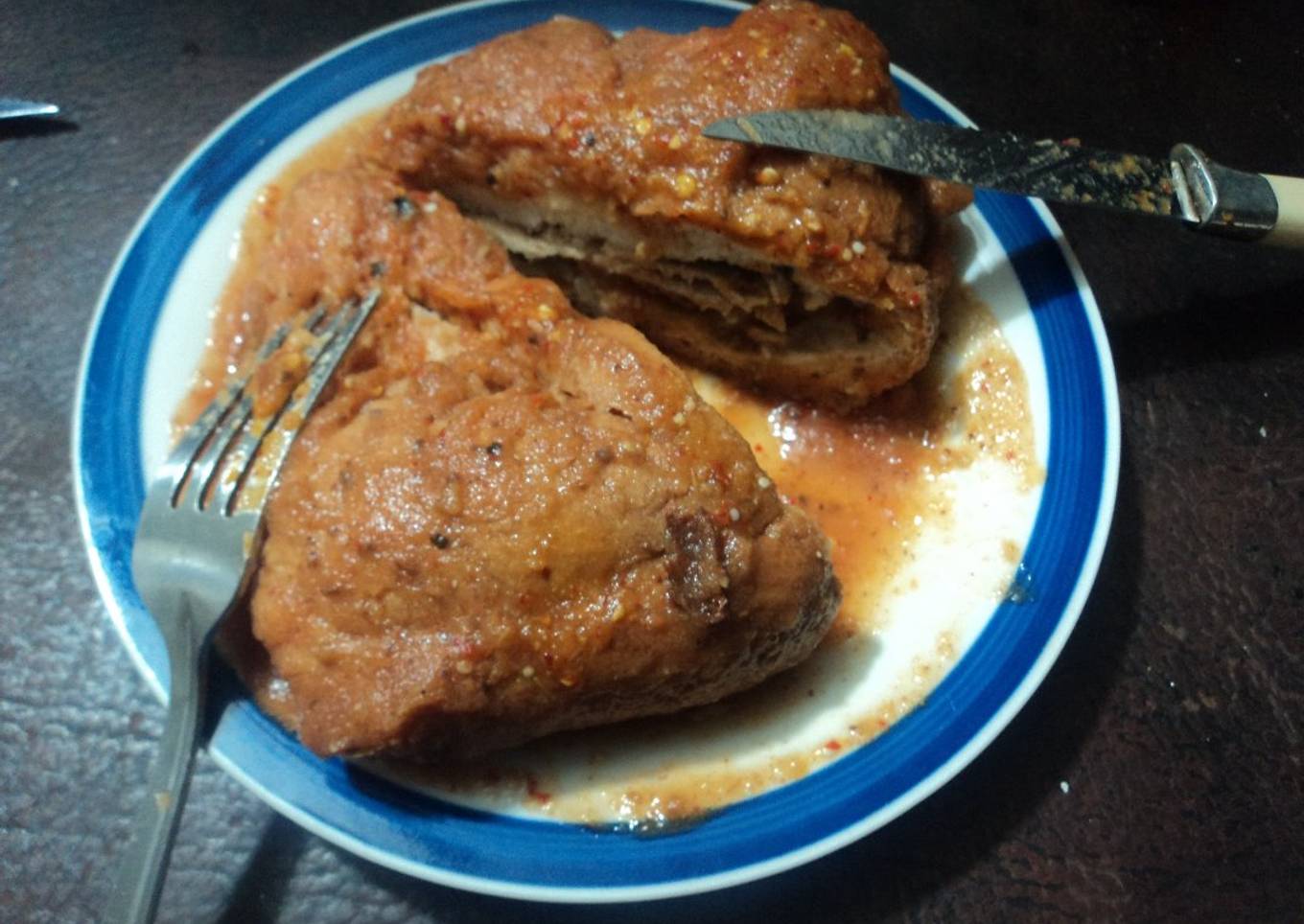 Torta ahogada con caldillo de jitomate no picante estilo Jalisco para niños