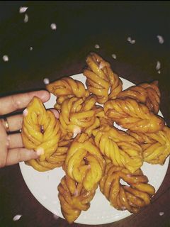 صورة لوصفة قريوش بدون آلة التوريق 😍 عن الشيف لبنى