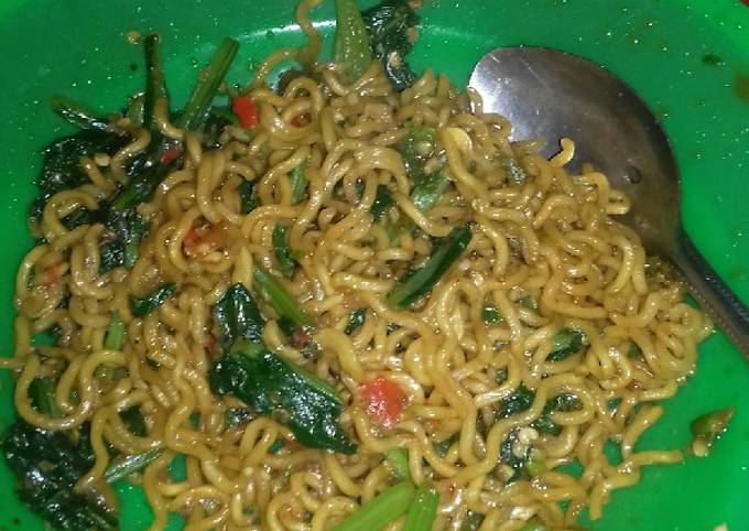 Mie goreng pedas cetar