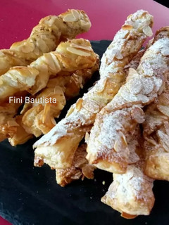 Una foto de Hojaldre sacristanes de frutos secos