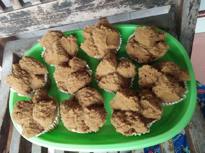 Langkah Mudah untuk Menyiapkan Resep Bolu kukus gula merah mekar tanpa mixer yang Lezat Sekali Anti Ribet, Mantap Sekali