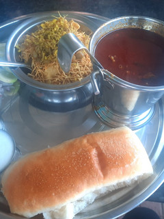 A picture of Misal pav.