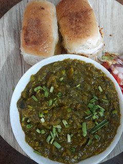 ગ્રીન પાવ ભાજી (Green pavbhaji recipe in Gujarati) રેસીપી મુખ્ય ફોટો