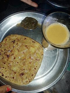 आलू का पराठा (aloo ka paratha recipe in Hindi) रेसिपी मुख्य फोटो