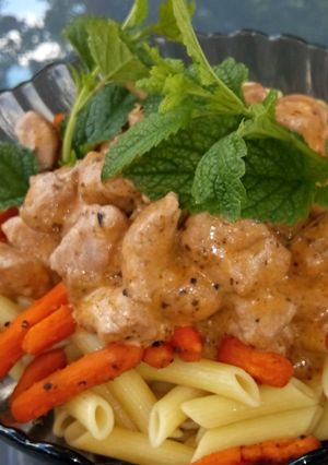 Tejszínes, fehérboros csirkemell falatok recept fotója