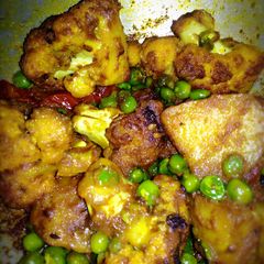 Cauliflower florets and Potatoes curry A picture of Cauliflower florets and Potatoes curry.