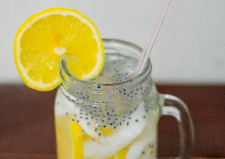 Cara Gampang Membuat Es Lemonade Selasih Anti Gagal