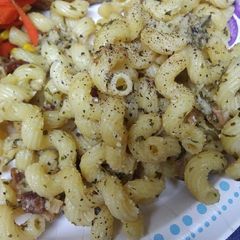 A picture of Cacio e Pepe Con Bacon, Cheese and Pepper with Bacon.