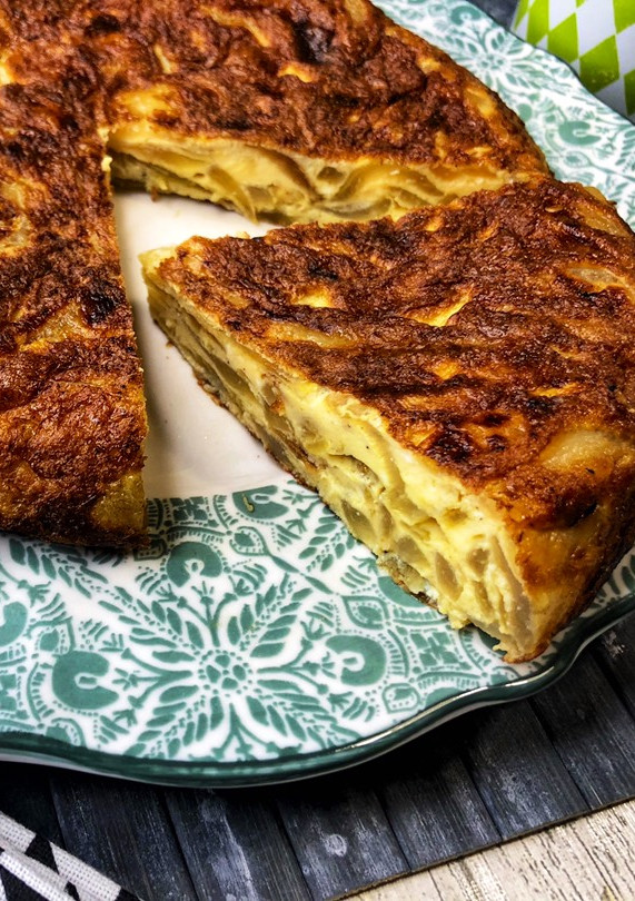 Una foto de Tortilla de Cebolla 🧅 🥚