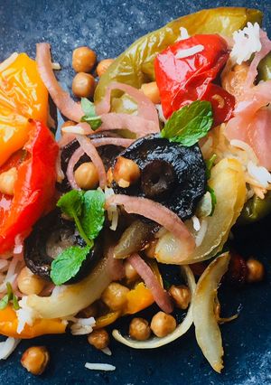 A picture of Roasted chickpeas, veggies and garlic 🌱.