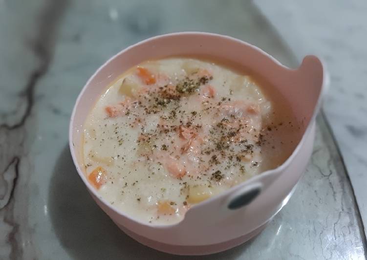 Creamy Salmon Potato Soup