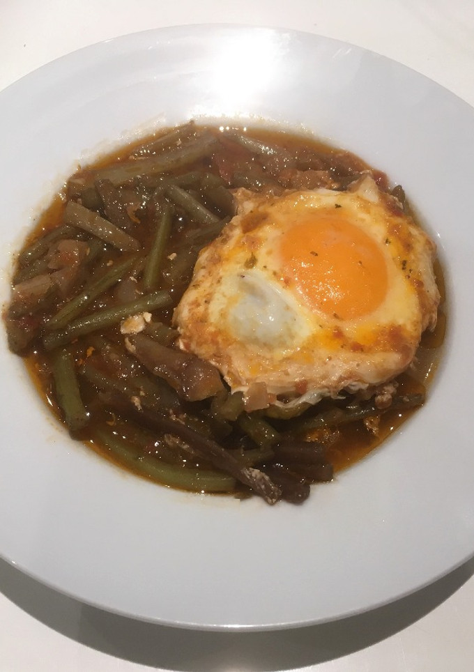 Una foto de Guiso de tagarninas con huevo