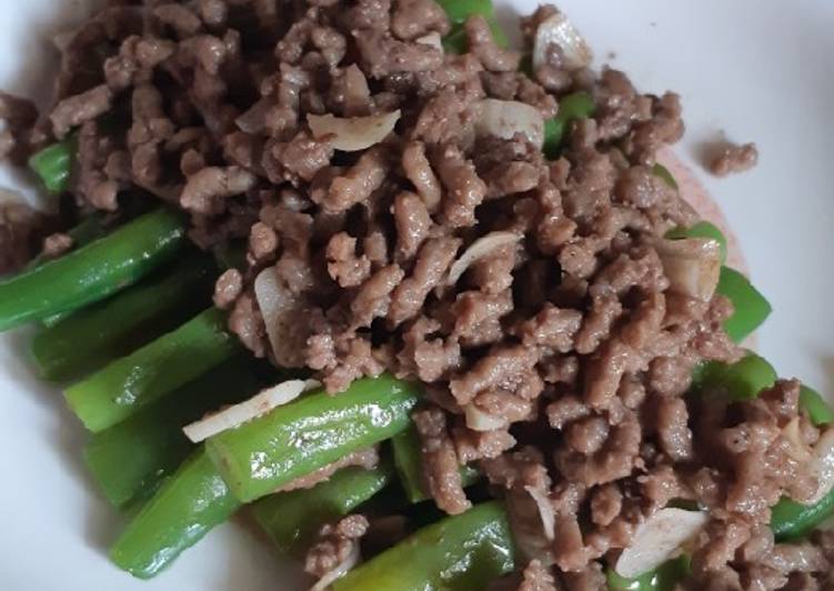 Proses Menyiapkan Tumis Buncis Daging Giling Lezat