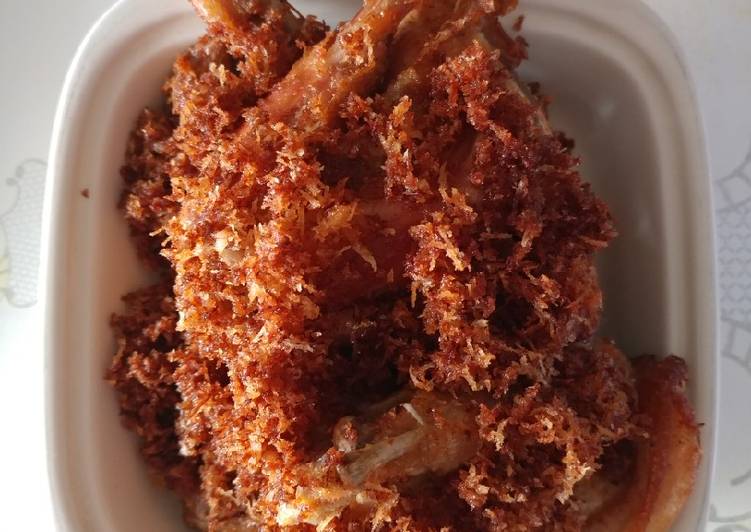 Ayam goreng kelapa