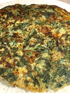 Una foto de Tortilla de acelga súper fácil y rica