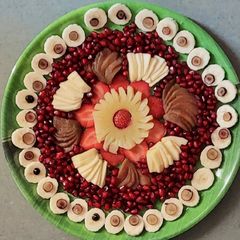 A picture of ​🥝🍎 Fruity 🍌🍍🍇🍓Blossom Platter (Fruits Masti).