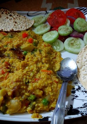 ডালিয়ার খিচুড়ি(dalia khichdi recipe in Bengali) রেসিপির প্রধান ছবি