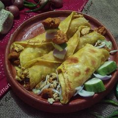 A picture of Spicy Lemon-Chicken Roll.