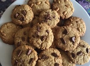 Una foto de Galletas de chispas de chocolate, Chocolate chip cookies🍪✨
