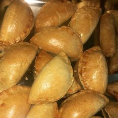 A picture of Nigerian meatpies.