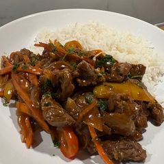 A picture of Beef & Veggies Stir fry.