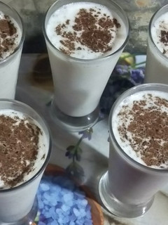 दही की नमकीन लस्सी (Dahi ki namkeen lassi recipe in Hindi) रेसिपी मुख्य फोटो