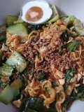 Seblak Mie Nyemek Kuah Telor Asin