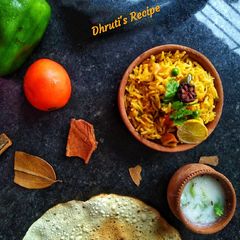 A picture of Mumbai street food Tava pulav.