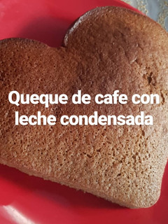 Una foto de Queque de café con leche condensada